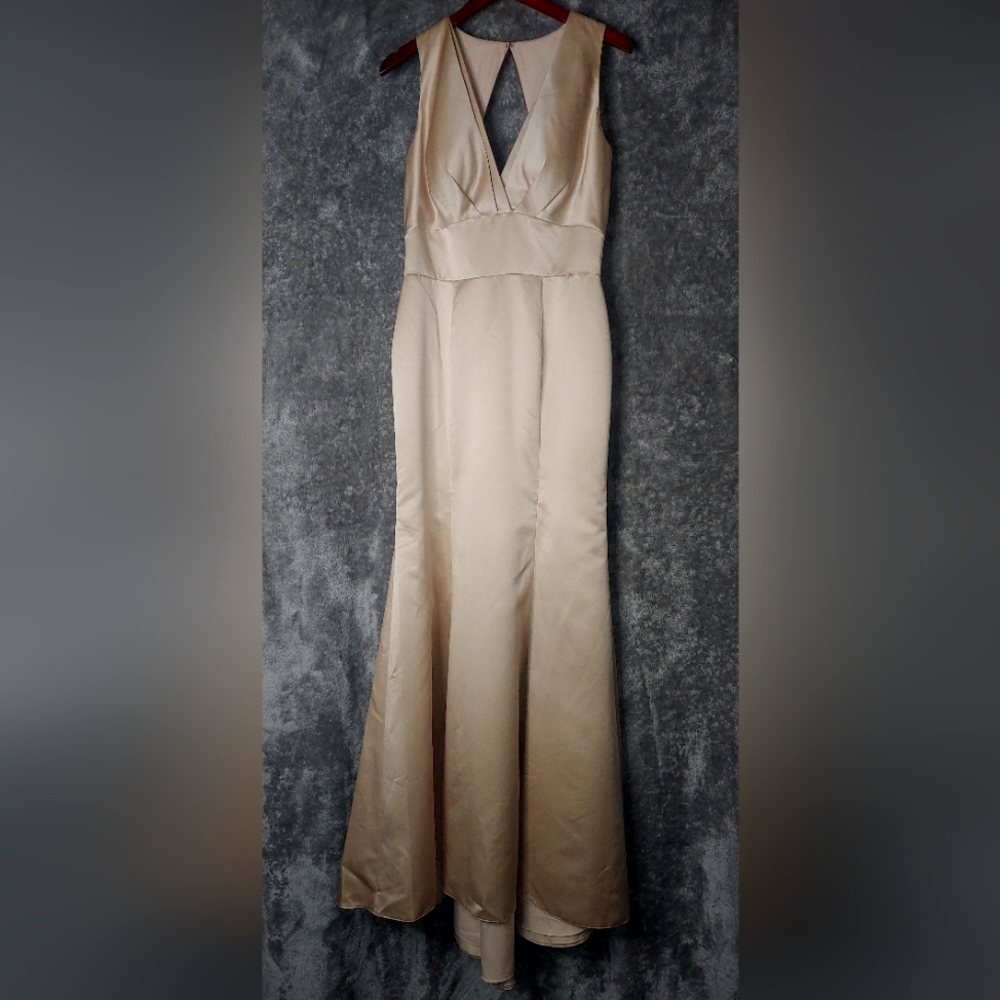 Belsoie Almond dress